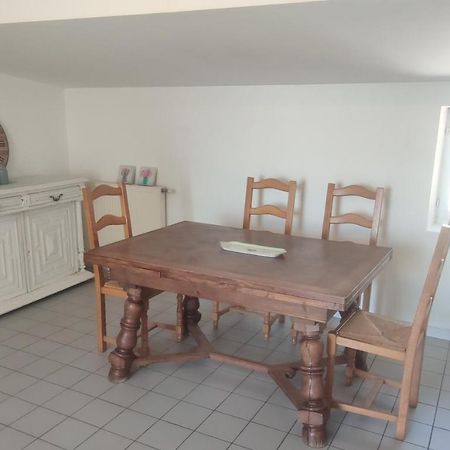 T3 Avec Sa Terrasse Au Coeur Du Village Medieval Sauzet  Exteriér fotografie