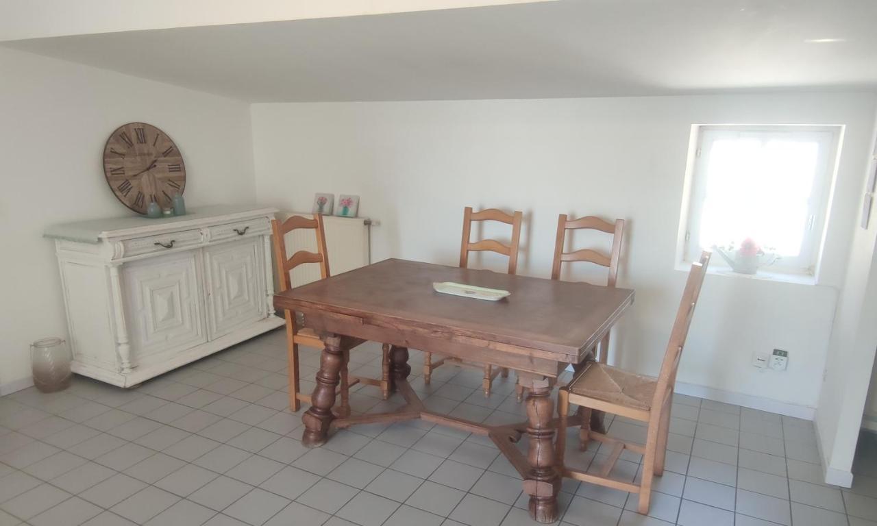 T3 Avec Sa Terrasse Au Coeur Du Village Medieval Sauzet  Exteriér fotografie